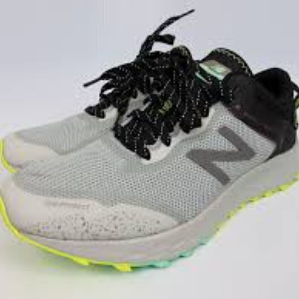 New Balance Women's Fresh Foam Trail Running Shoes  Size  5